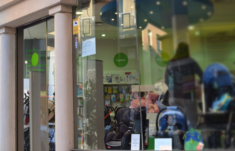 Escaparate tienda Zona Bebé